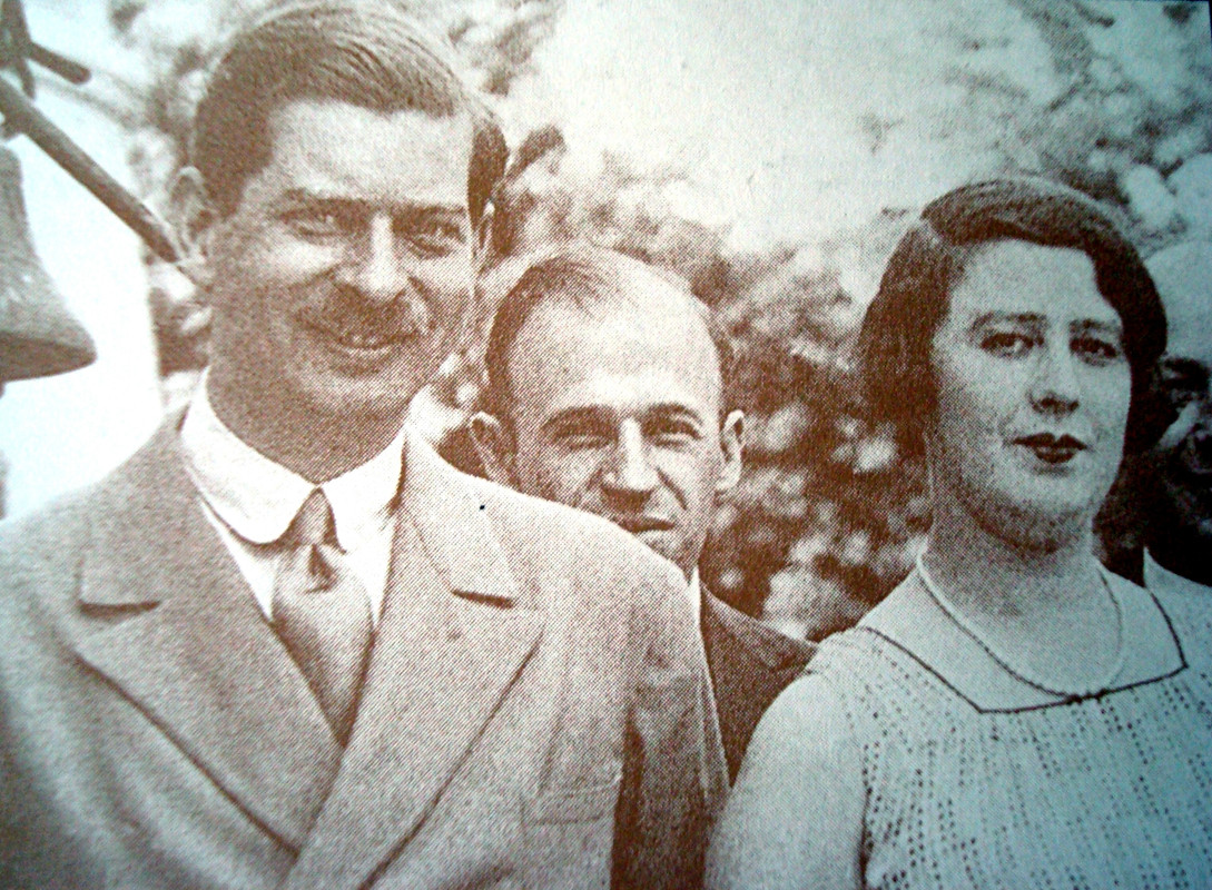 El Rey junto a su amante y posterior esposa, Magda Lupescu