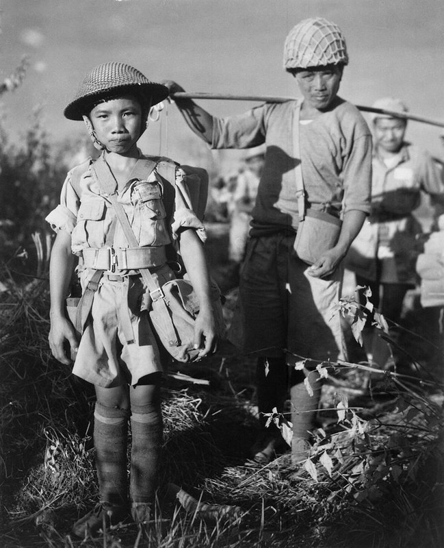 Niño soldado miembro del ejercito nacionalista chino, mayo de 1944