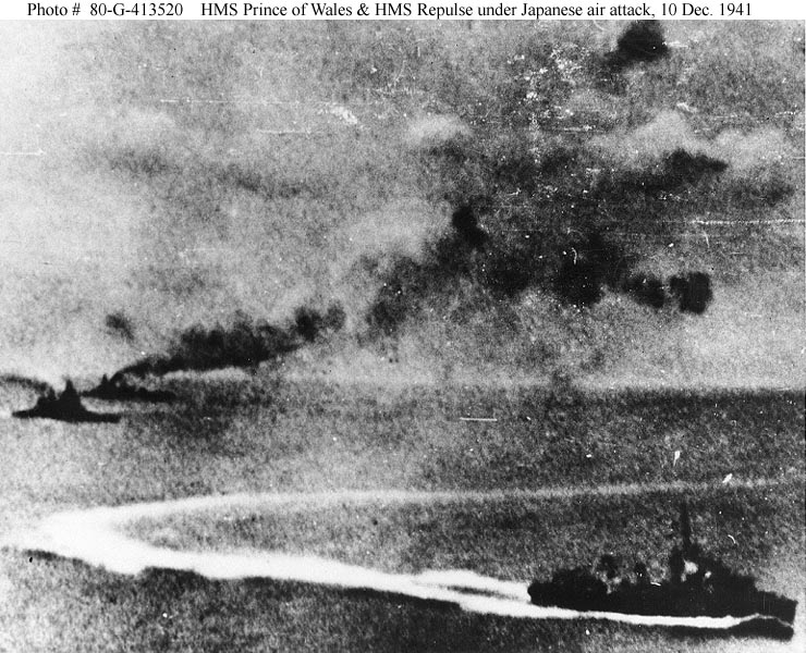 El HMS Prince of Wales y el HMS Repulse bajo ataque aéreo japonés, 10 de diciembre de 1941