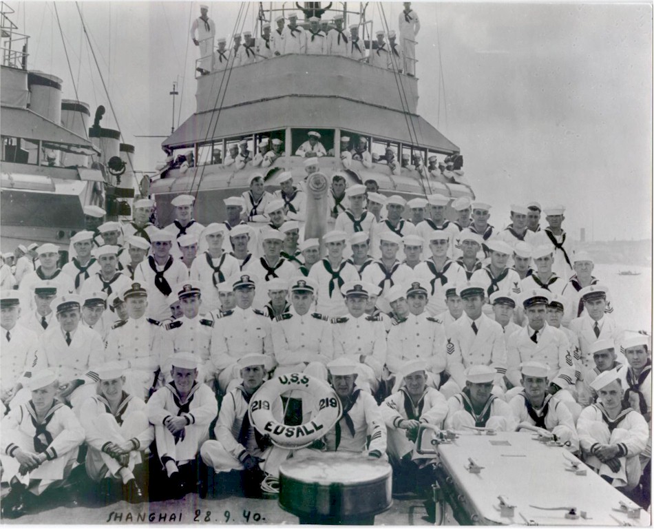 Fotografía al completo de toda la tripulación del USS Edsall en Shanghai, el 28 de Septiembre de 1940
