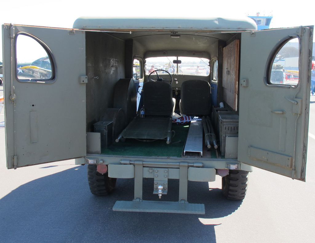 Interior de una Ambulancia Dodge WC-54