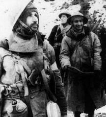Soldados con el casco M-1917A1