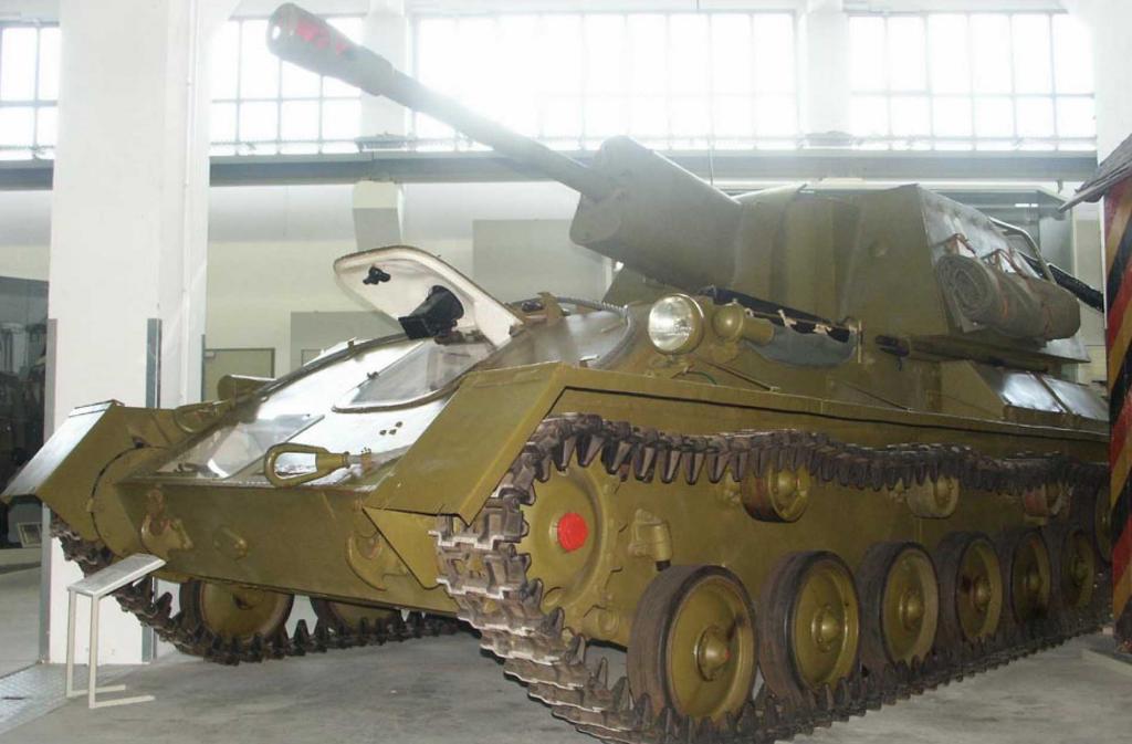 SU-76M conservado en el Militärhistorischen Museum der Bundeswehr, Dresde, Alemania
