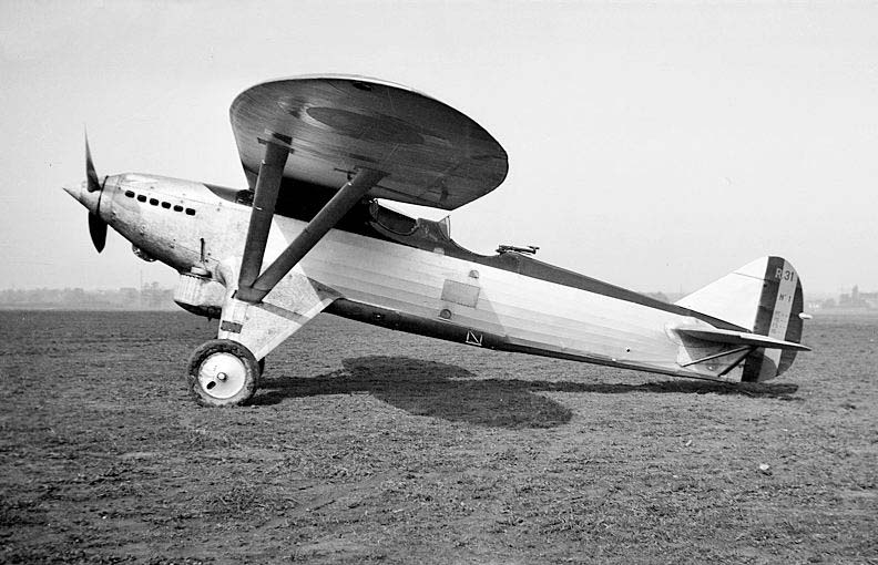 Renard R.31 N-1 visto en el Aeródromo de Evere a mediados de los años treinta