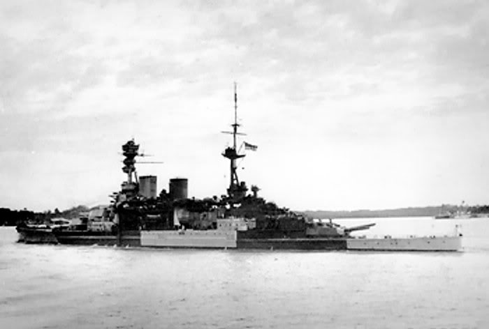 HMS Repulse abandona Singapur dos días antes de su hundimiento