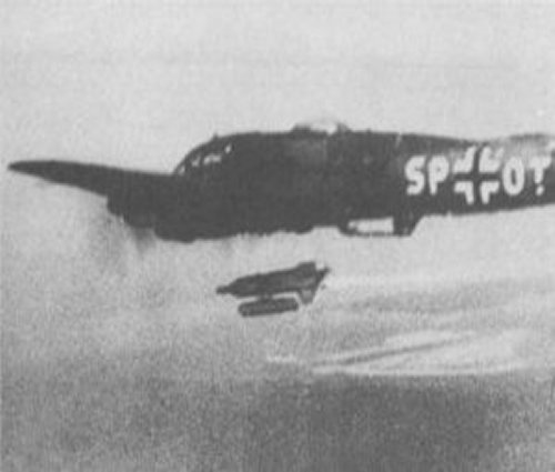 Henschel Hs 293 A-1 en el momento de ser lanzado