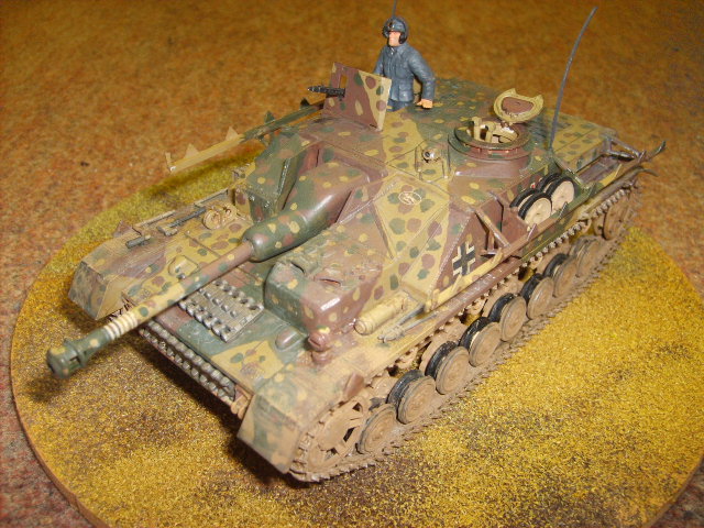 Academy 1/35 Sturmgeschütz IV (StuG IV) Sd.Kfz. 167 (1332) - - The ...