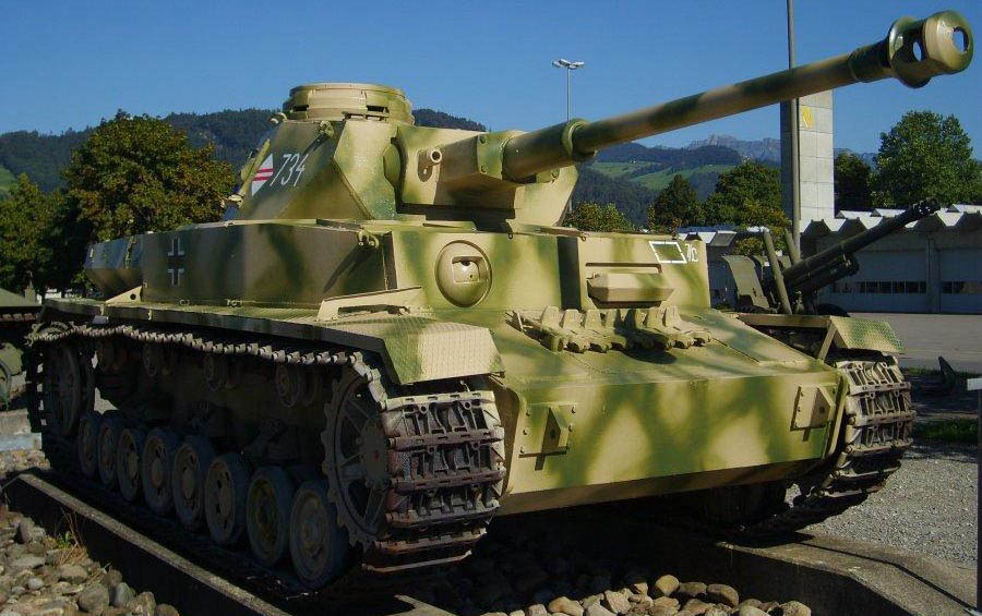 PzKpfw IV Ausf. J conservado en el Panzermuseum, Thun, Suiza 