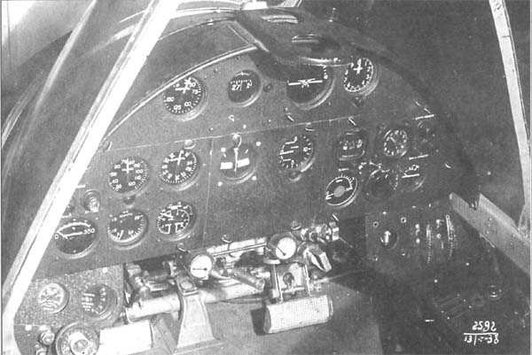 Interior de la cabina de un Sukhoi Su-2