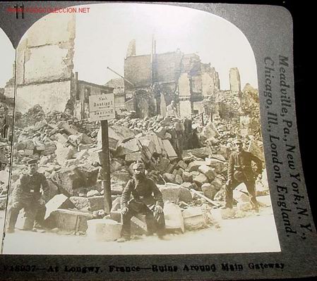 Fotografía estereoscópica de Longwy, Francia. Ruinas en un cruce de caminos