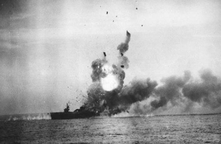 Ataque kamikaze al USS St. Lô