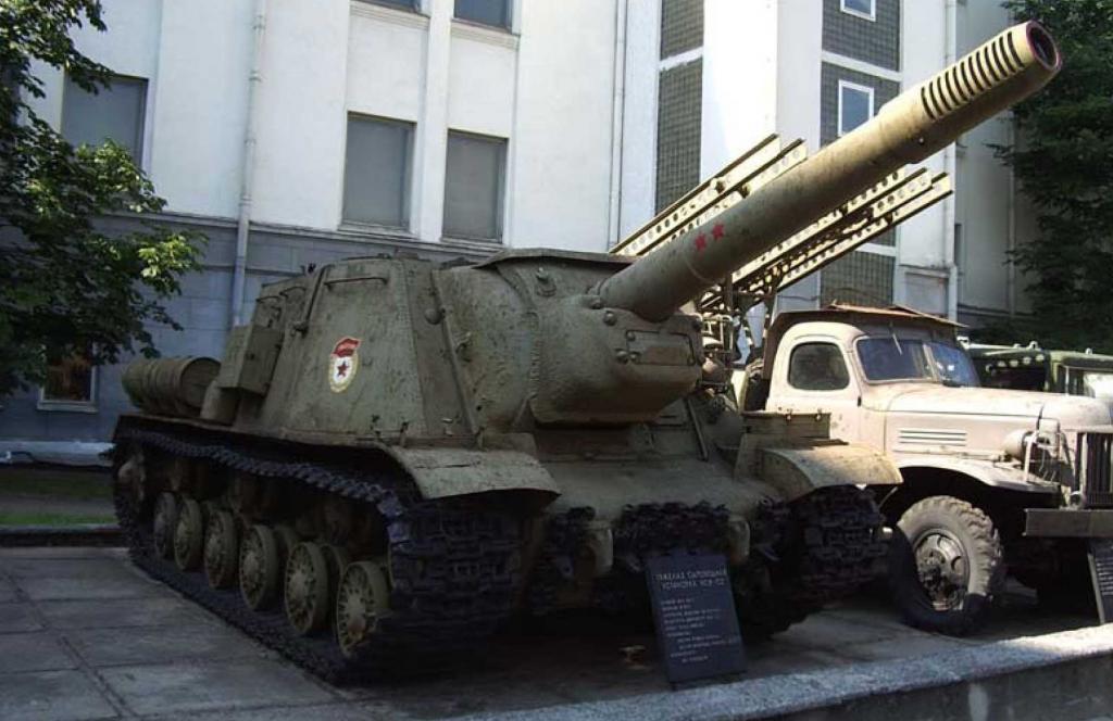 ISU-152 conservado en el Great Patriotic War Museum, Minsk, Bielorrusia