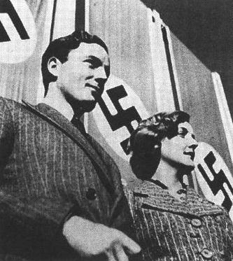 Los hermanos Mitford asistiendo a un Congreso del Partido Nazi en Nuremberg