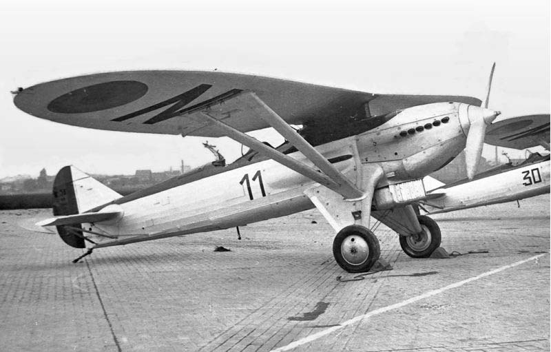 Renard R-31 N-11 en la Base Aérea de Bierset en la década de los años treinta