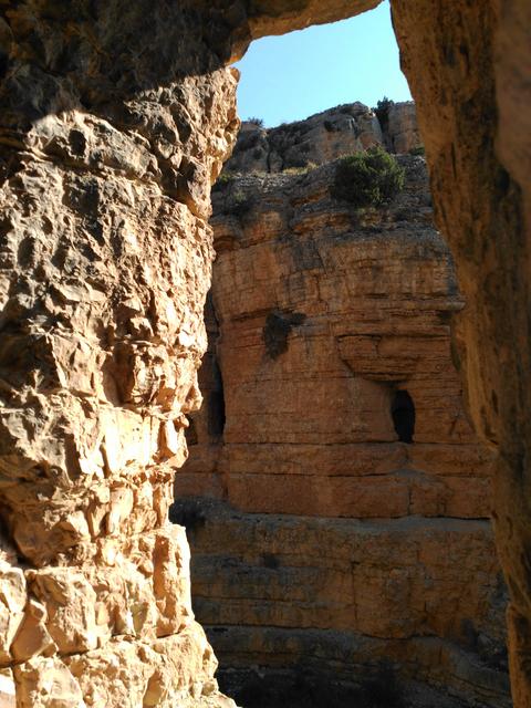 DE PUENTE POR LA SIERRA DE ALBARRACÍN, TERUEL Y ALREDEDORES CON NIÑOS - Blogs de España - 7 horas en Albarracín y diario de un topo (acueducto romano Gea-Albarracín) (5)