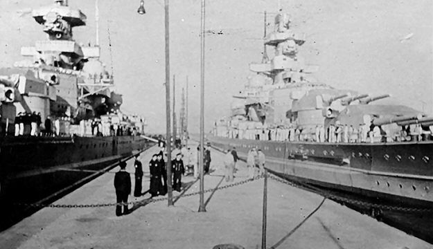 El DKM Scharnhorst y el DKM Gneisenau en 1939