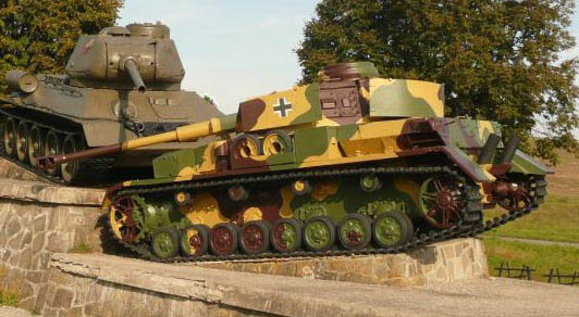 PzKpfw IV Ausf. J conservado en el Ladomirova, Dukla pass, Eslovaquia 