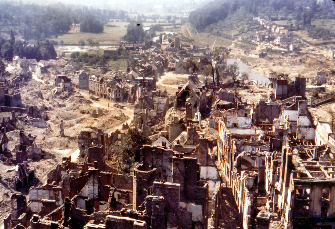 La ciudad de Saint-Lo, destruida en un 95 por ciento tras los bombardeos de las fuerzas de EE.UU. durante la Operación Overlord