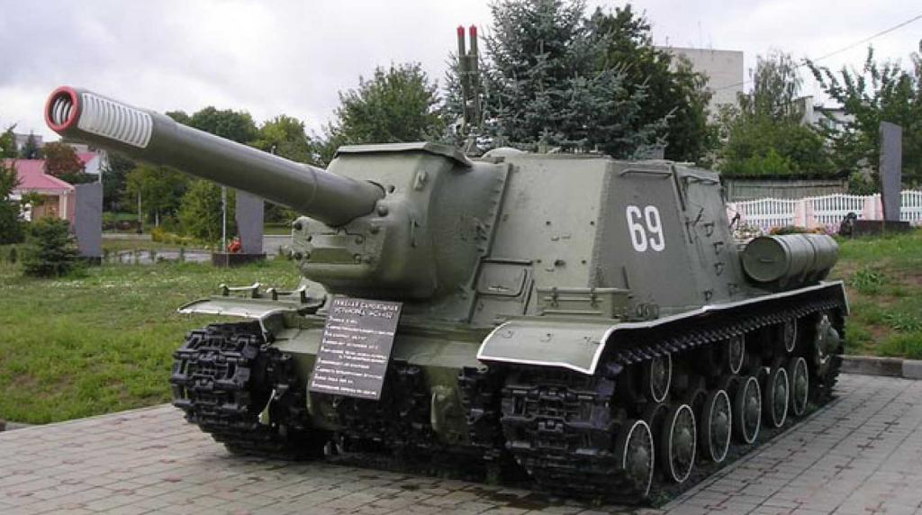 ISU-152M conservado en Loev, Homiel Voblast, Bielorrusia