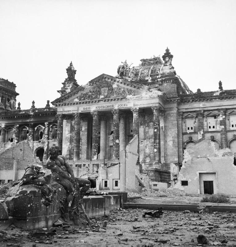 El Reichstag el 3 de Junio de 1945