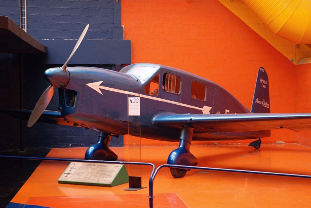 Caudron C-635 Simoun en exhibición en el Musée de lAir et de lEspace