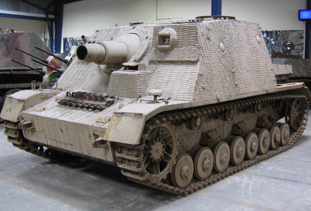 Sturmpanzer IV Brummbär conservado en el Musée des Blindés, Saumur, Francia