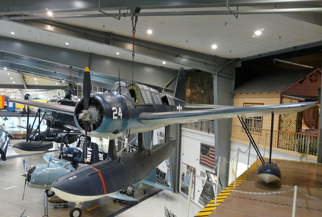 Vought OS2U-3 Kingfisher Nº de Construcción 5926 se encuentra en el Museo Nacional de la Aviación Naval en Pensacola NAS , Florida. Fue uno de los seis Vought OS2U-3 Kingfisher que fueron transferidos por Préstamo y Arriendo a la Marina Uruguaya durante la Segunda Guerra Mundial