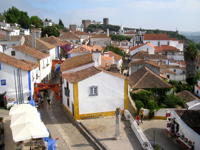 Experiencias entre Ruas Lisboetas, históricas Villas y bellos Monasterios. - Blogs de Portugal - Descubriendo Obidos, el Palacio de Mafra, el Cabo de Roca y Cascais. (2)