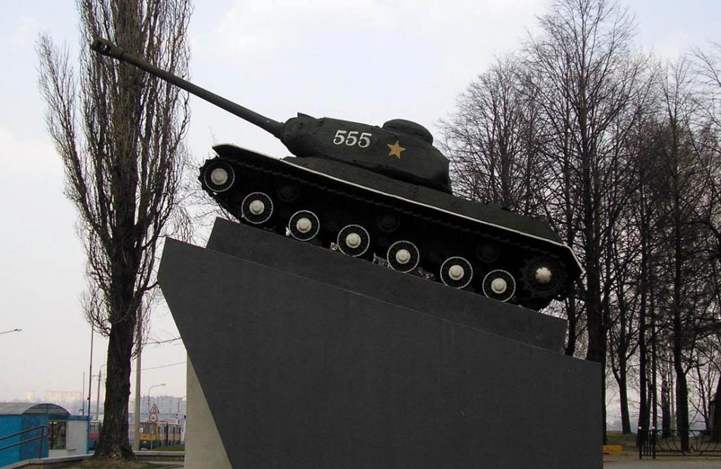 IS-2 m1943 conservado en el Borisov, Minsk Voblast, Bielorrusia