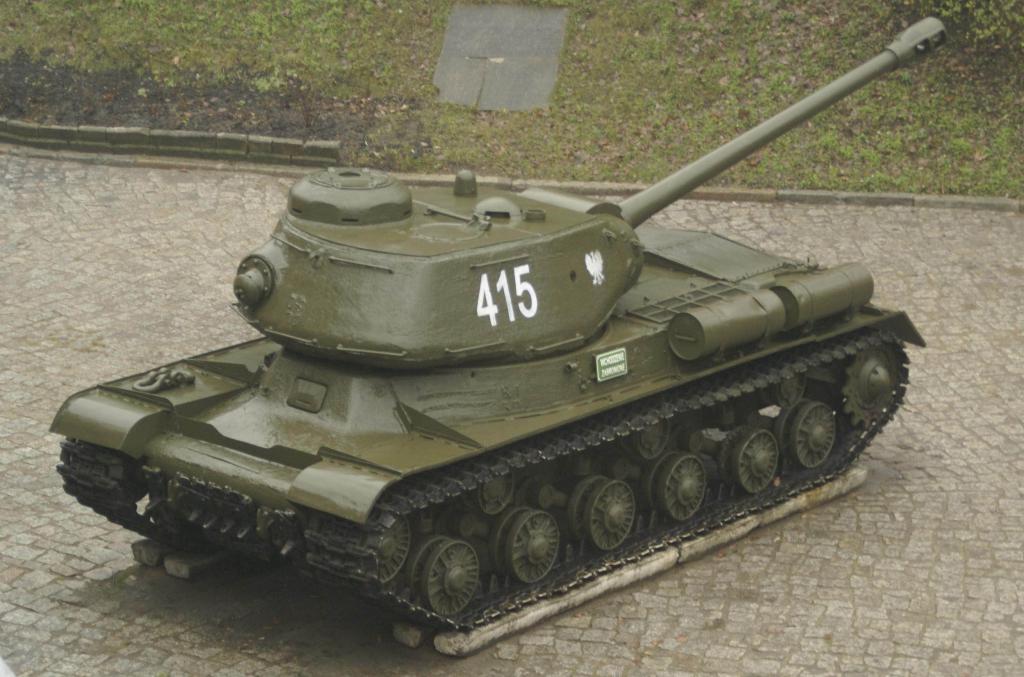 IS-2 m1943 conservado en el Citadel Museum, Pozna, Polonia