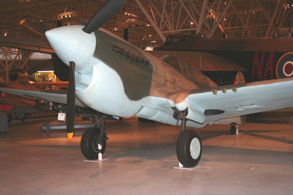 Curtiss P-40E Kittyhawk IA Nº de Serie 18780 AL135 se conserva en el Canada Aviation Museum de Rockcliffe, Ottawa, Canadá