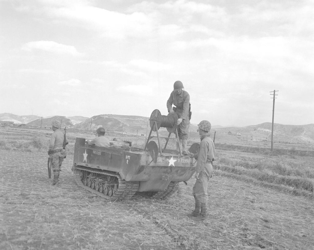 Un M29 operando en el área de Hungnam, durante la Guerra de Corea, el 8 de Noviembre de 1950
