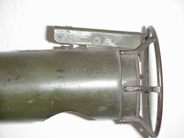 Detalle del pasador de la parte trasera del tubo de un lanzacohetes M1