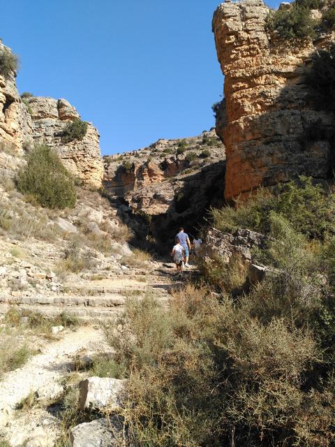 7 horas en Albarracín y diario de un topo (acueducto romano Gea-Albarracín) - DE PUENTE POR LA SIERRA DE ALBARRACÍN, TERUEL Y ALREDEDORES CON NIÑOS (4)