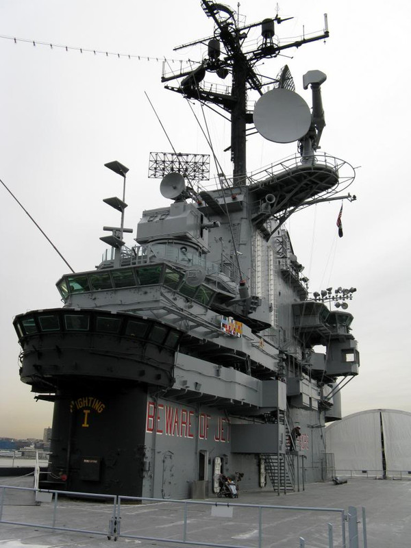 Vista del Buque Museo USS Intrepid