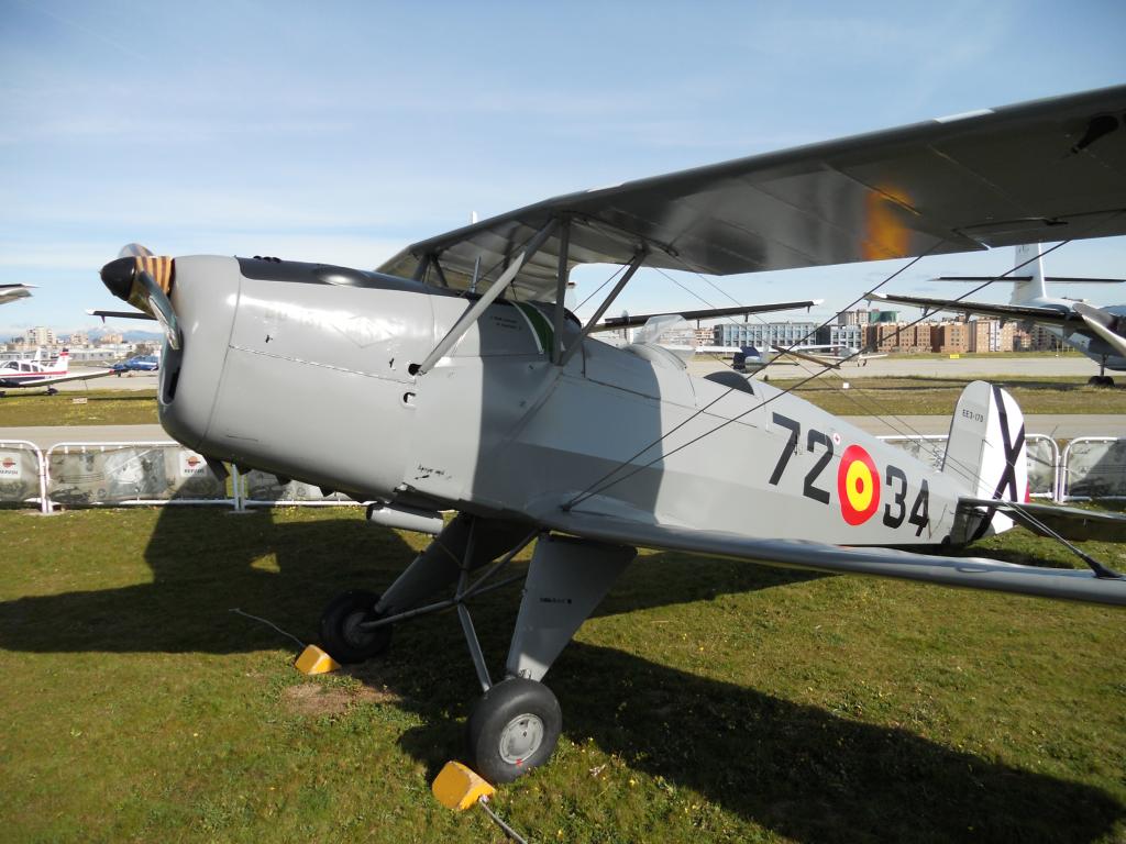 Bücker Bü 131 Jungmann de 1934, tres en estado operativo y volaron, pero uno de ellos tuvo que regresar por problemas