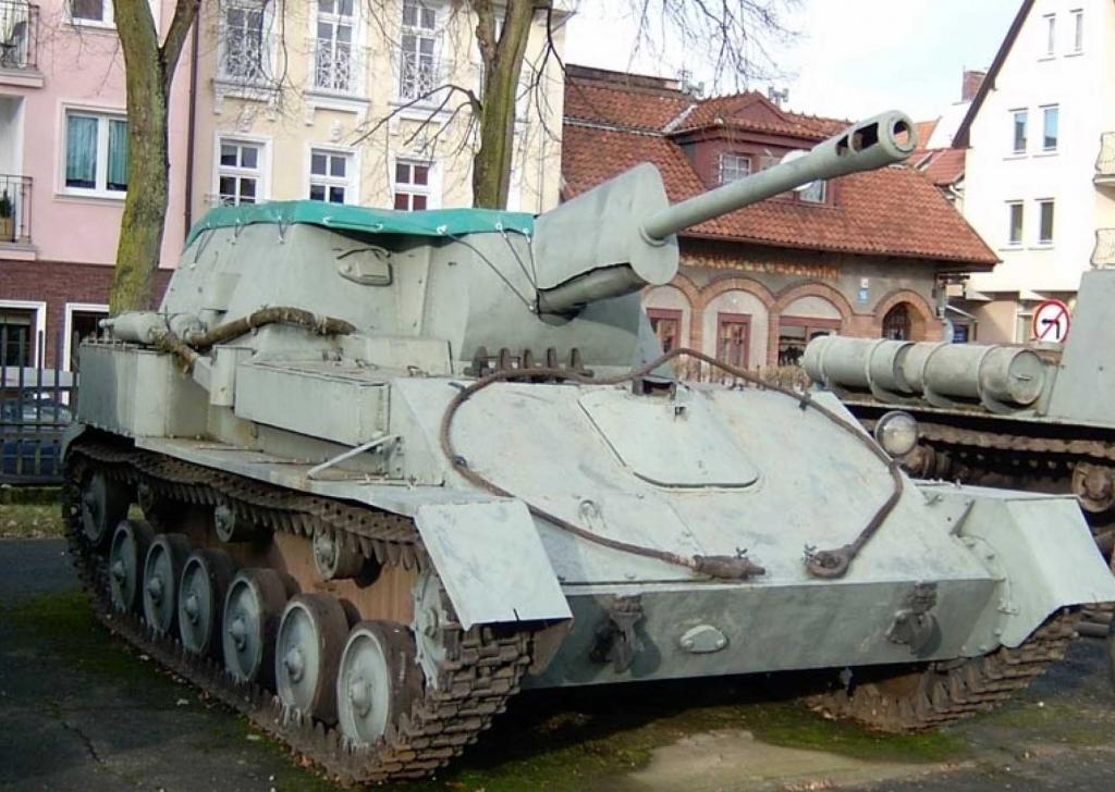 SU-76M conservado en el Muzeum Oręża Polskiego, Kołobrzeg, Polonia