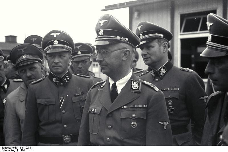 Himmler inspeccionando el campo de Mauthausen en 1941. Bundesarchiv