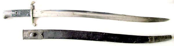 Espada bayoneta inglesa, con la hoja curiosamente curvada. Los modelos de hoja variaron enormemente con el tiempo, no así la empuñadura, que solía ser siempre similar