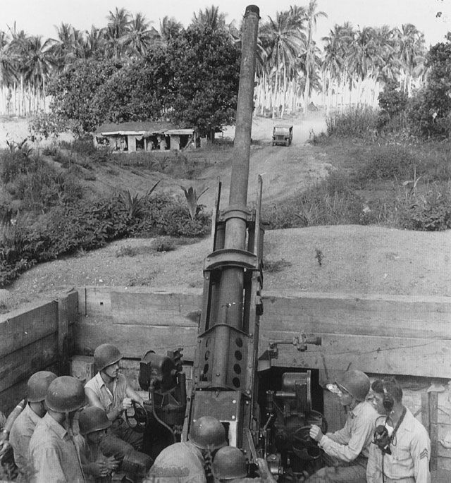 Un 90 mm M1 en Guadalcanal, en 1942