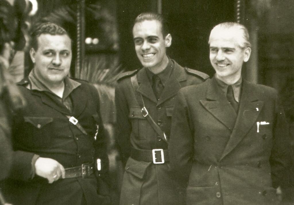 A la derecha, Ramón Serrano Suñer, con unos amigos falangistas