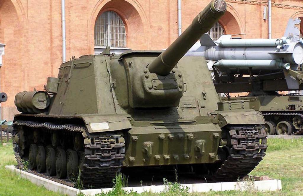 ISU-152 conservado en el Military Historical Museum of Artillery, Engineer and Signal Corps de San Petersburgo, Rusia