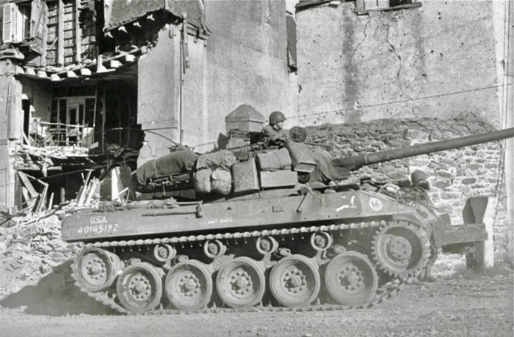 M18 Hellcat de la Compañía A, 705 Batallón de Destructores de Tanques en Brest, Francia. Agosto de 1944