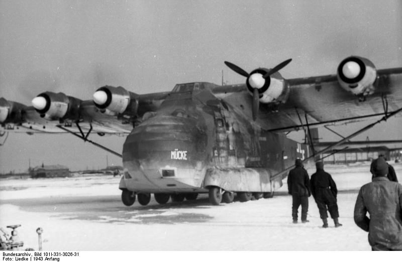 Unión Soviética.- Carga del Messerschmitt Me 323 Gigant, enero de 1943