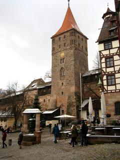 Núremberg, de ciudad Imperal a ciudad de la Navidad - Blogs de Alemania - Paseos entre la historia y las calles de Núremberg I (48)