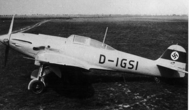 Excepto por su nombre, no había nada mas en común entre los prototipos He 112V9 y los He 112V1. El V9 D-IGSI fue el primer verdadero avión de la serie B y algunos lo consideraban superior a su rival, el Bf 109B. Sin embargo, cuando salió de fábrica, ya era muy tarde