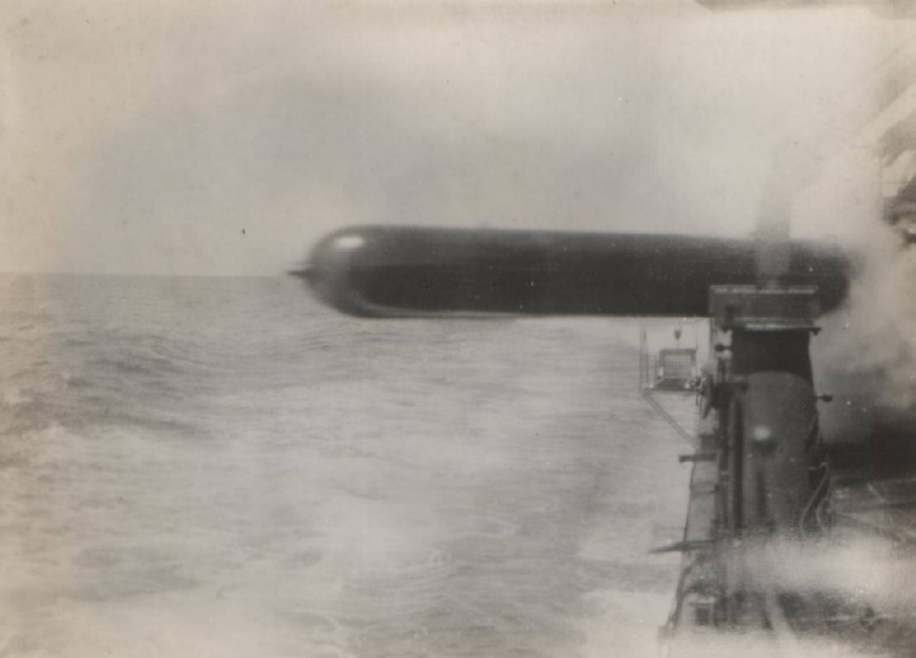 Secuencia de disparo de un torpedo desde el HNLMS Van Ghent