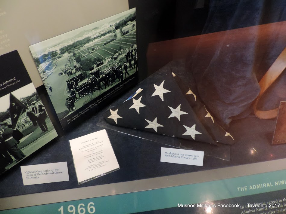 Bandera que cubrió el féretro del Fleet Admiral Chester W. Nimitz