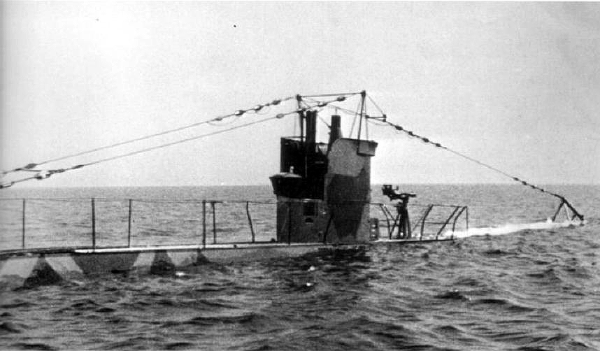 El submarino Finlandés SuvLv Vesikko emergiendo