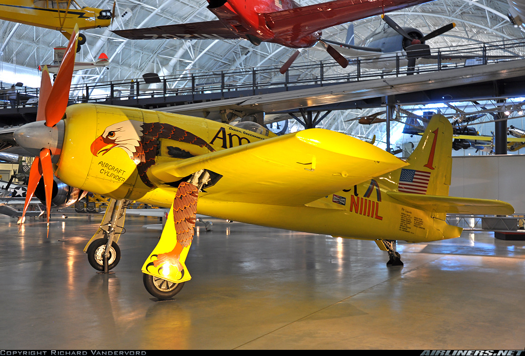 Grumman F8F-2 Bearcat G-58 conservado en el Museo del Aeropuerto de Dulles